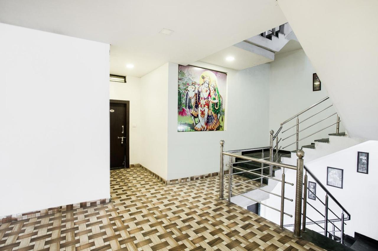Oyo 39381 Kalajanki Hotel Ujjain Buitenkant foto