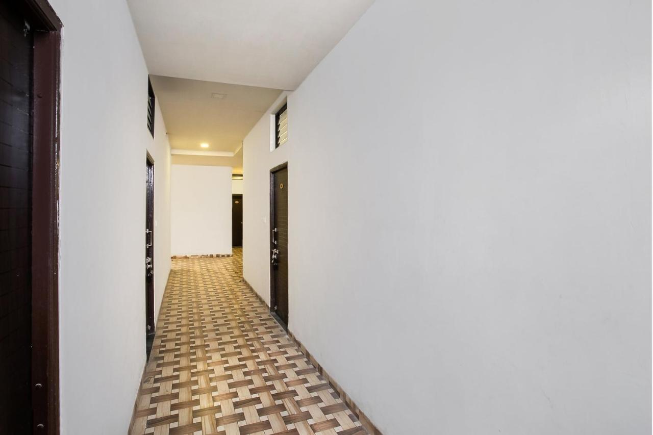 Oyo 39381 Kalajanki Hotel Ujjain Buitenkant foto