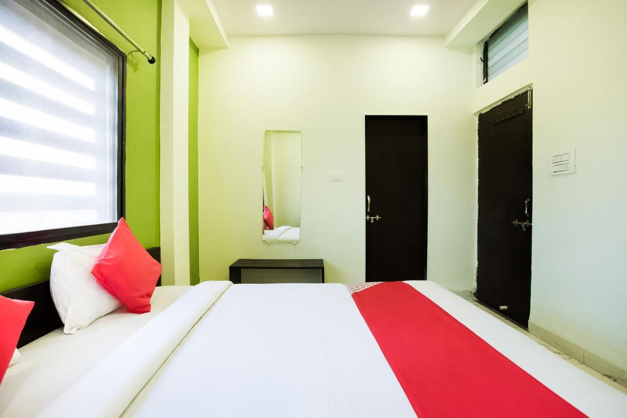 Oyo 39381 Kalajanki Hotel Ujjain Buitenkant foto