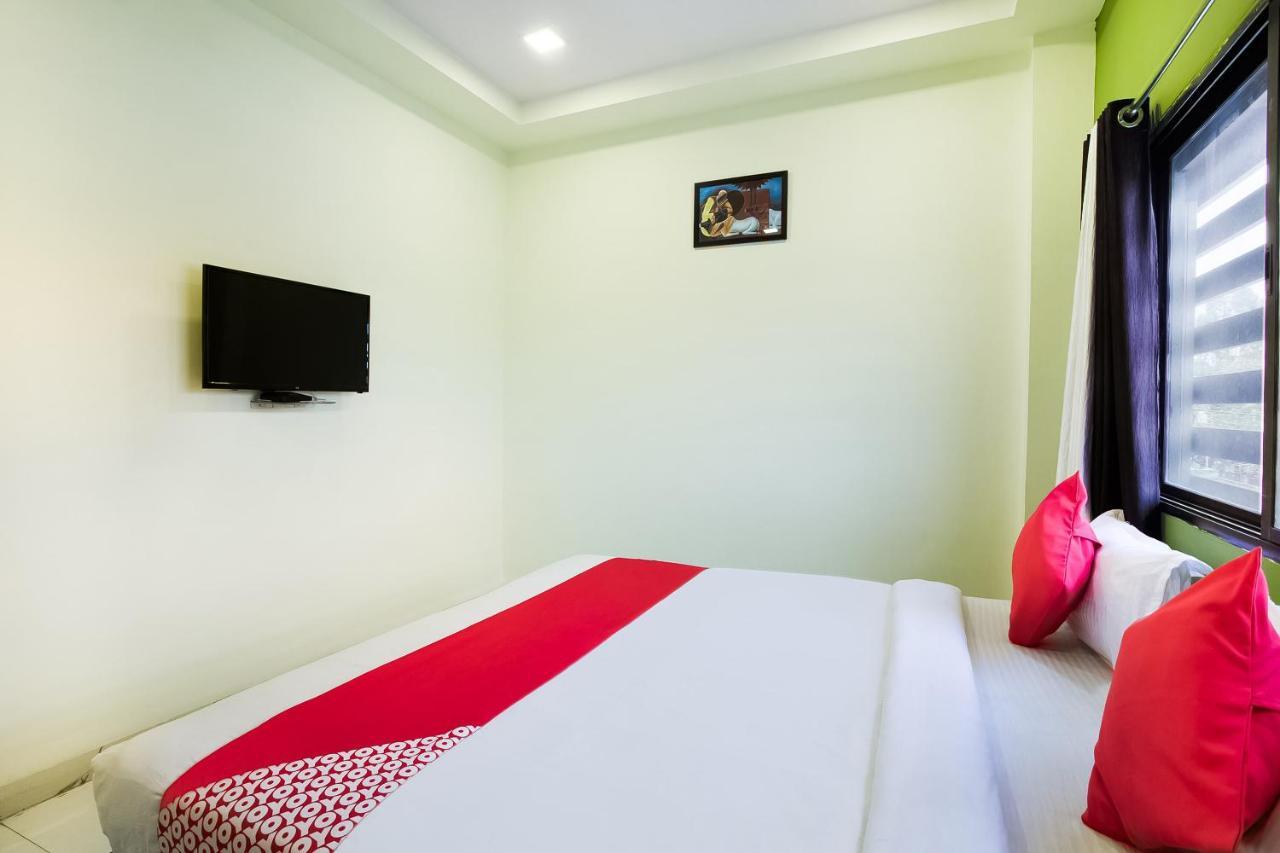 Oyo 39381 Kalajanki Hotel Ujjain Buitenkant foto
