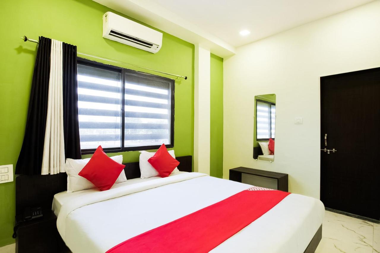 Oyo 39381 Kalajanki Hotel Ujjain Buitenkant foto