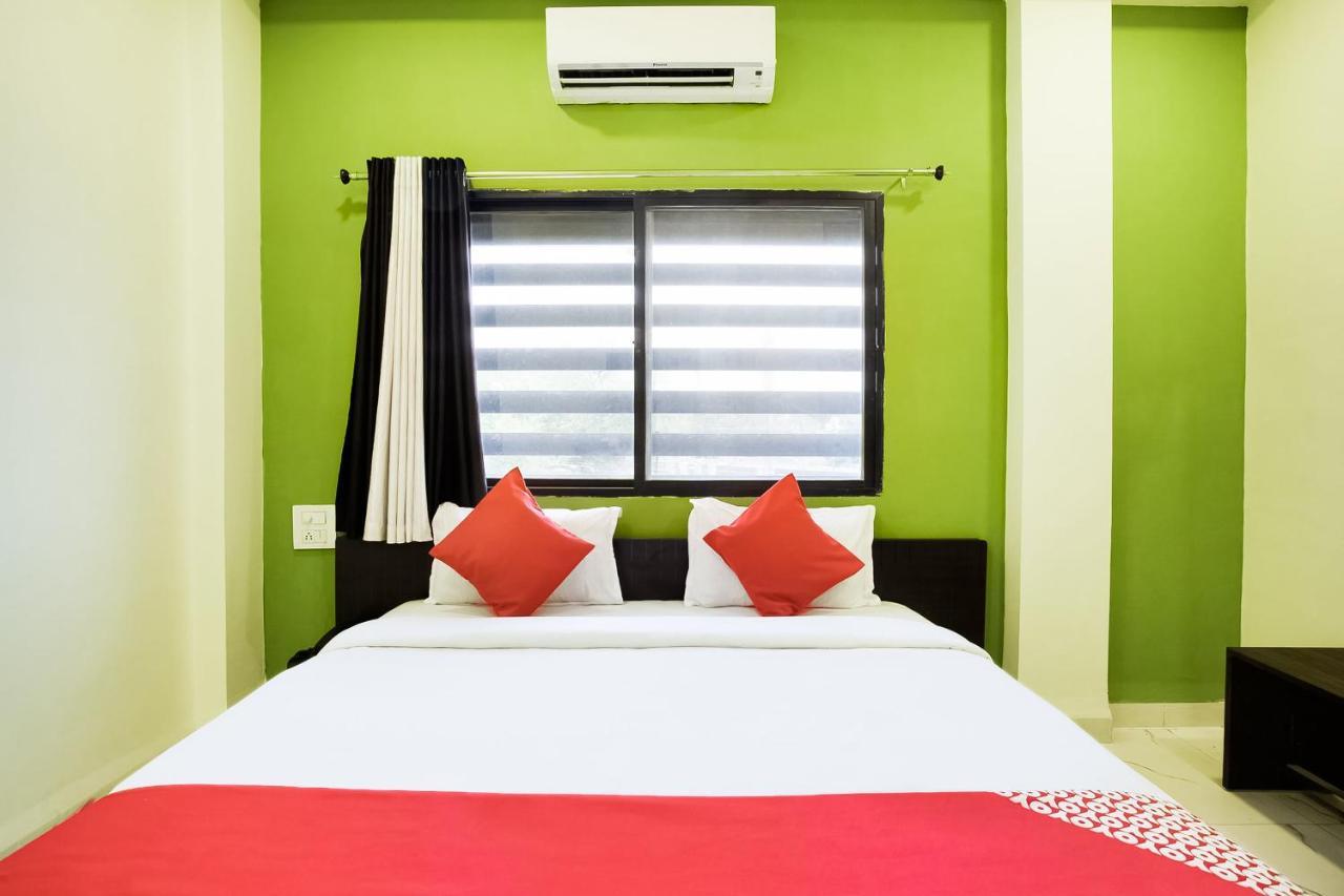 Oyo 39381 Kalajanki Hotel Ujjain Buitenkant foto